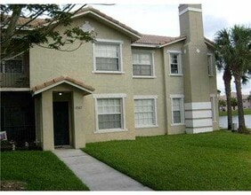 Building Photo - 2307 Belmont Ln