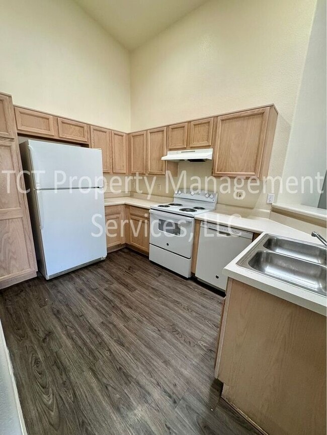 Building Photo - Nice two-story, 2bed, 2 bath with Garage in Mesa!