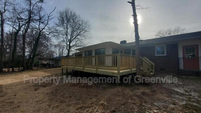 Building Photo - 37 Lisa Dr