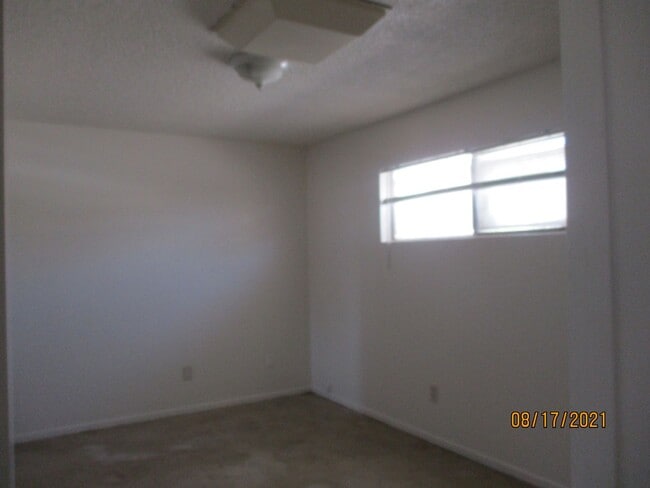 Building Photo - 503 30th St