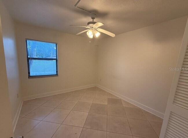 Building Photo - 631 N Orange Ave