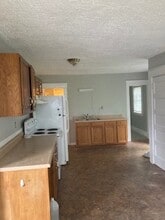 Building Photo - 5-7