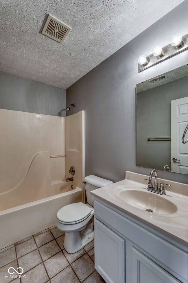 Building Photo - 8520 Lincoln Ct