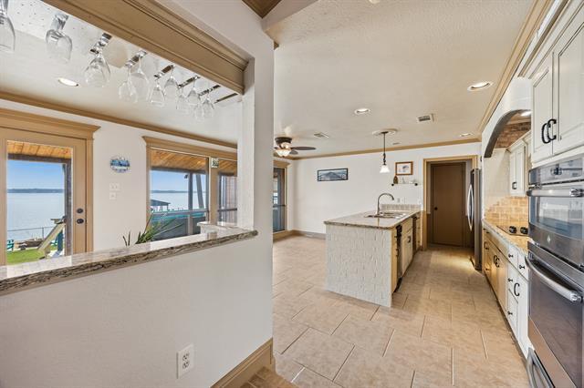 Building Photo - 18409 Shore Dr