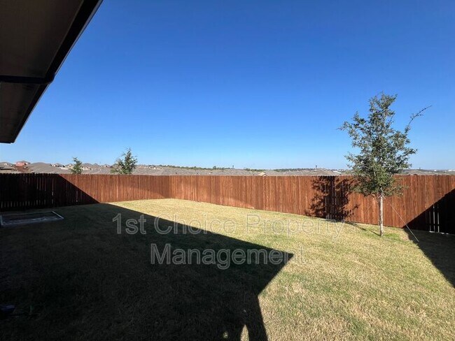 Building Photo - 9608 New Bern Dr