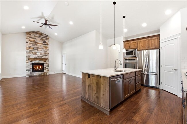 Building Photo - Single Story-3 Bedroom 2 Bathroom Home in a 55+ Community