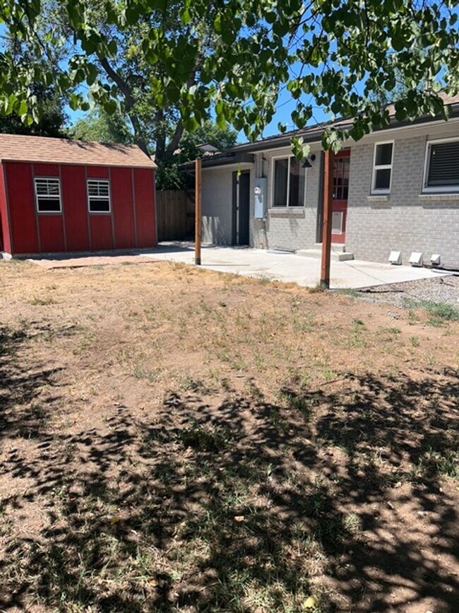 Building Photo - Updated 4 Bed Home with Finished Basement, Central A/C & Fenced Yard in Lakewood!