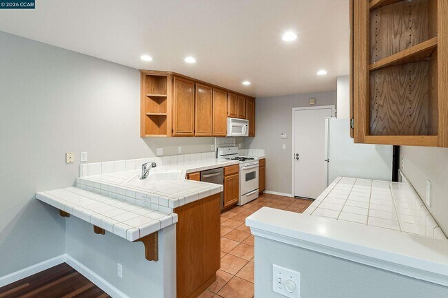 Building Photo - 435 Regal Lily Ln