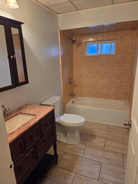 Master bath - 117 Seaview Ave