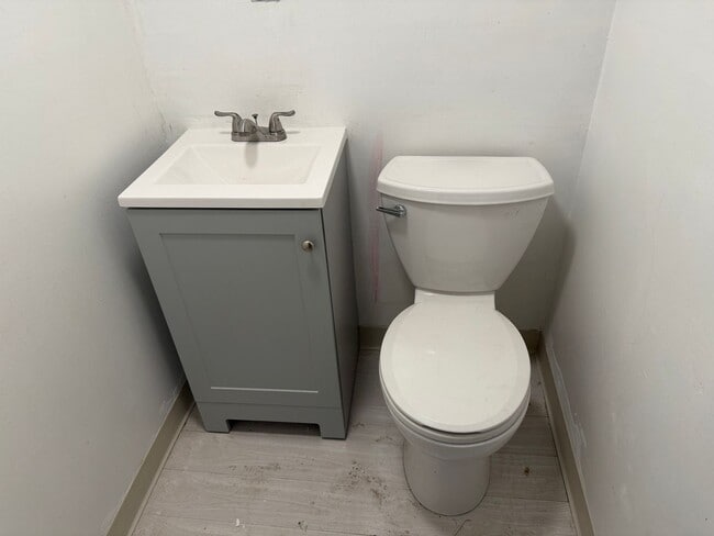 Building Photo - 4503 E 126th St