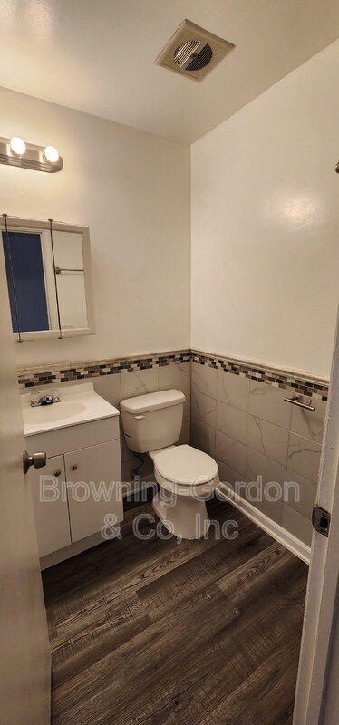 Building Photo - 2514 Glenrose Ave