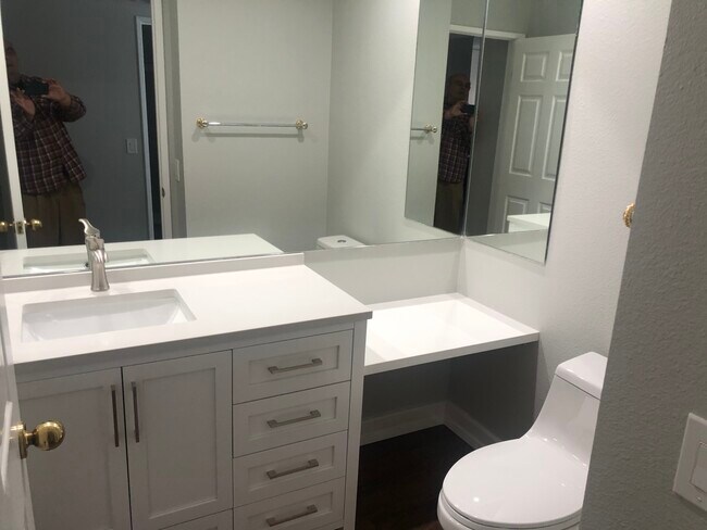 Like new - 20950 Oxnard St