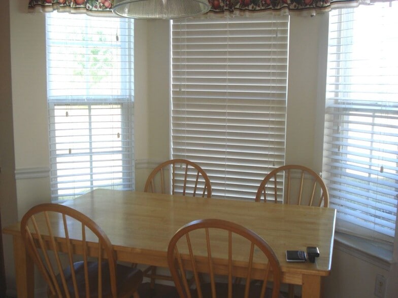 Building Photo - 14523 John Beck Dr