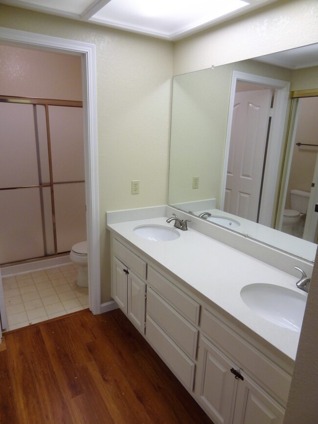 Building Photo - 161 Lynx Ct