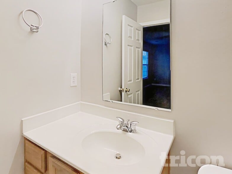 Building Photo - 314 E Waverly Pl Ct