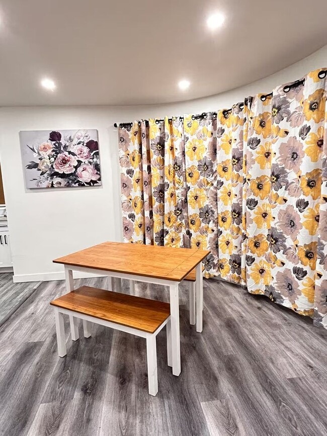 Building Photo - Charming 2-Bedroom Home in Los Angeles
