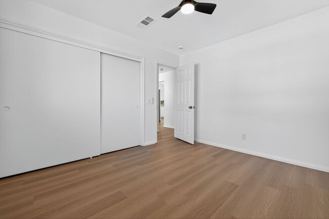 Building Photo - 44440 Acacia Dr