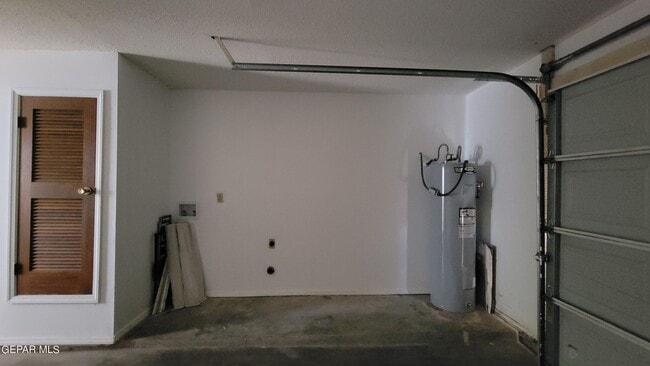 Building Photo - 1405 Cessna Dr