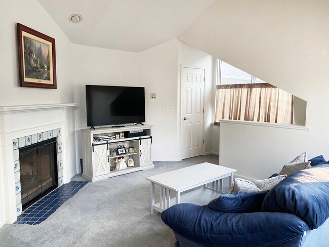 Building Photo - 1077 Courtland Dr