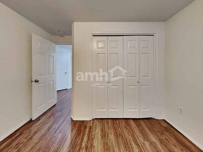 Building Photo - 5521 44th Ct SE