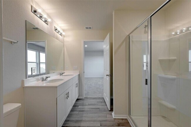 Building Photo - 221 Cherry Vine Dr