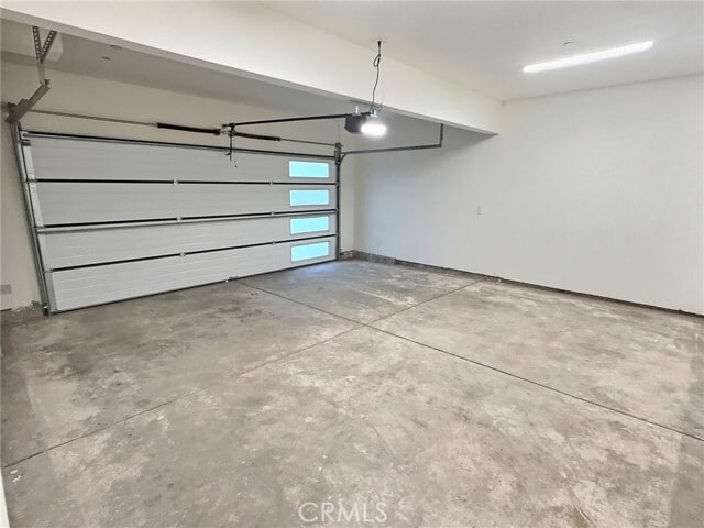 Building Photo - 15909 Merrill Ave