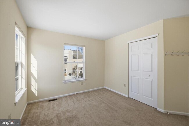 Building Photo - 56 Camellia Ct