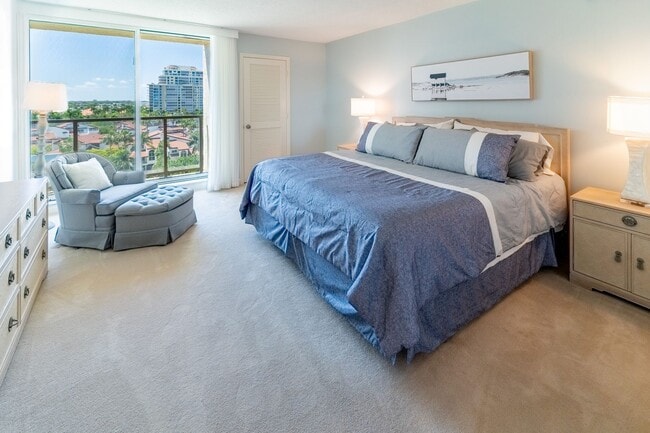 Building Photo - Annual Rental Available Now!!! Stunning 2BR/3BA 9th Floor Condo, Turnkey, Furnished