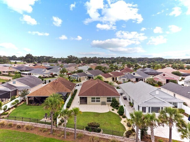 Building Photo - Exquisite 3 Bedroom 2 Bath Waterfront Home...