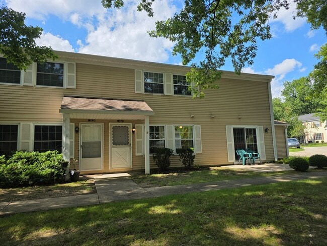 Building Photo - 13622 Oakbrook Dr