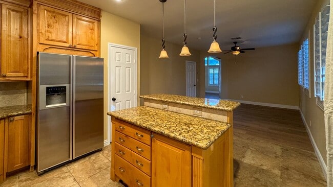 Building Photo - Freshly Updated 3BD Home, Island Kitchen &...