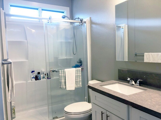 Building Photo - 860 Halula Pl