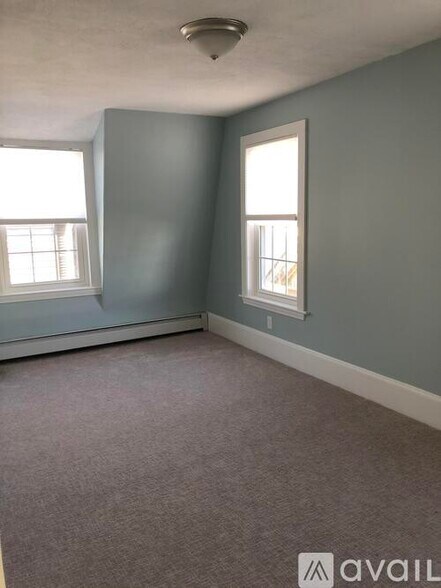 Building Photo - 60 Irving Way