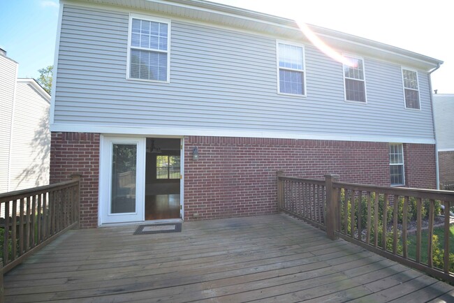 Building Photo - Spacious 4BR/2.5BA East End Cape Cod