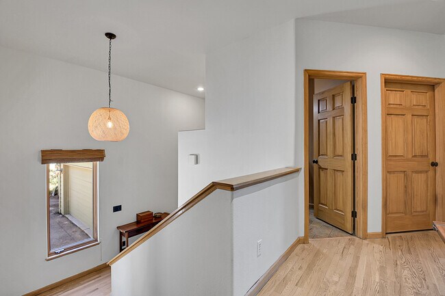 Building Photo - 33628 Berg Ln