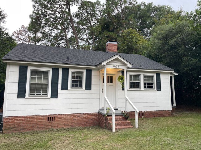 Building Photo - 907 Cherokee Ave