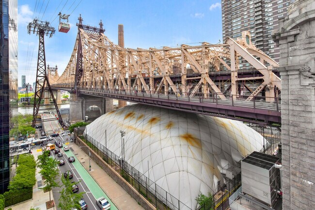 Building Photo - 1114 1st Ave