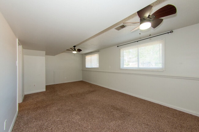 Building Photo - 6921 Manhattan Ln