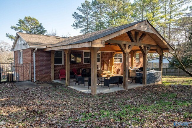 Building Photo - 205 High Rd