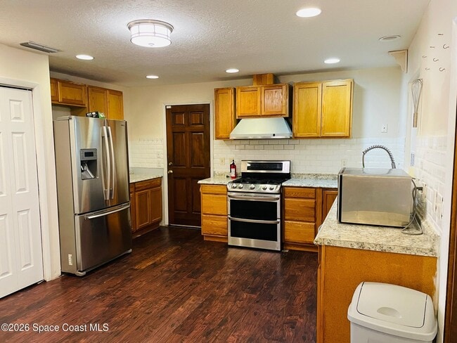 Building Photo - 2235 Macedo Rd NE