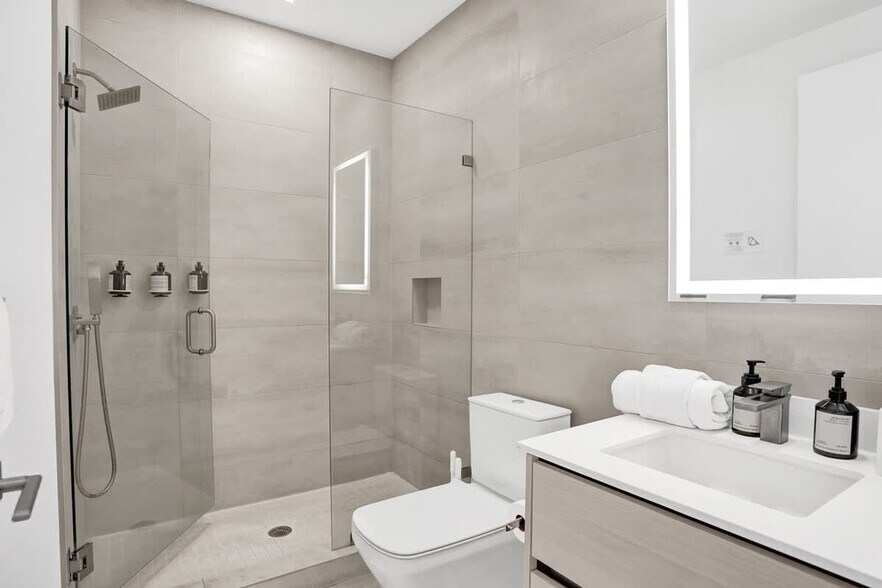 Building Photo - 1220 17th St