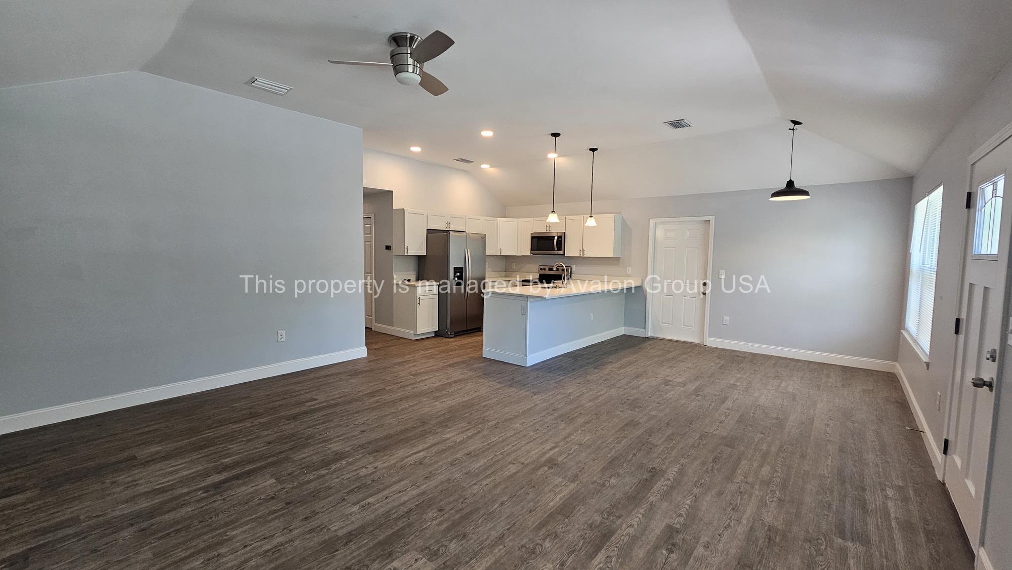 Building Photo - 1978 Solomon St