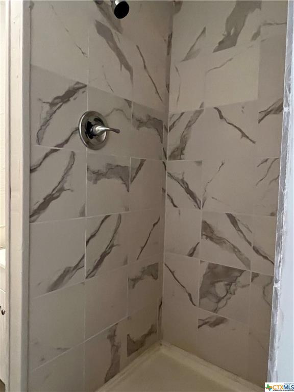 Building Photo - 511 E Walnut St