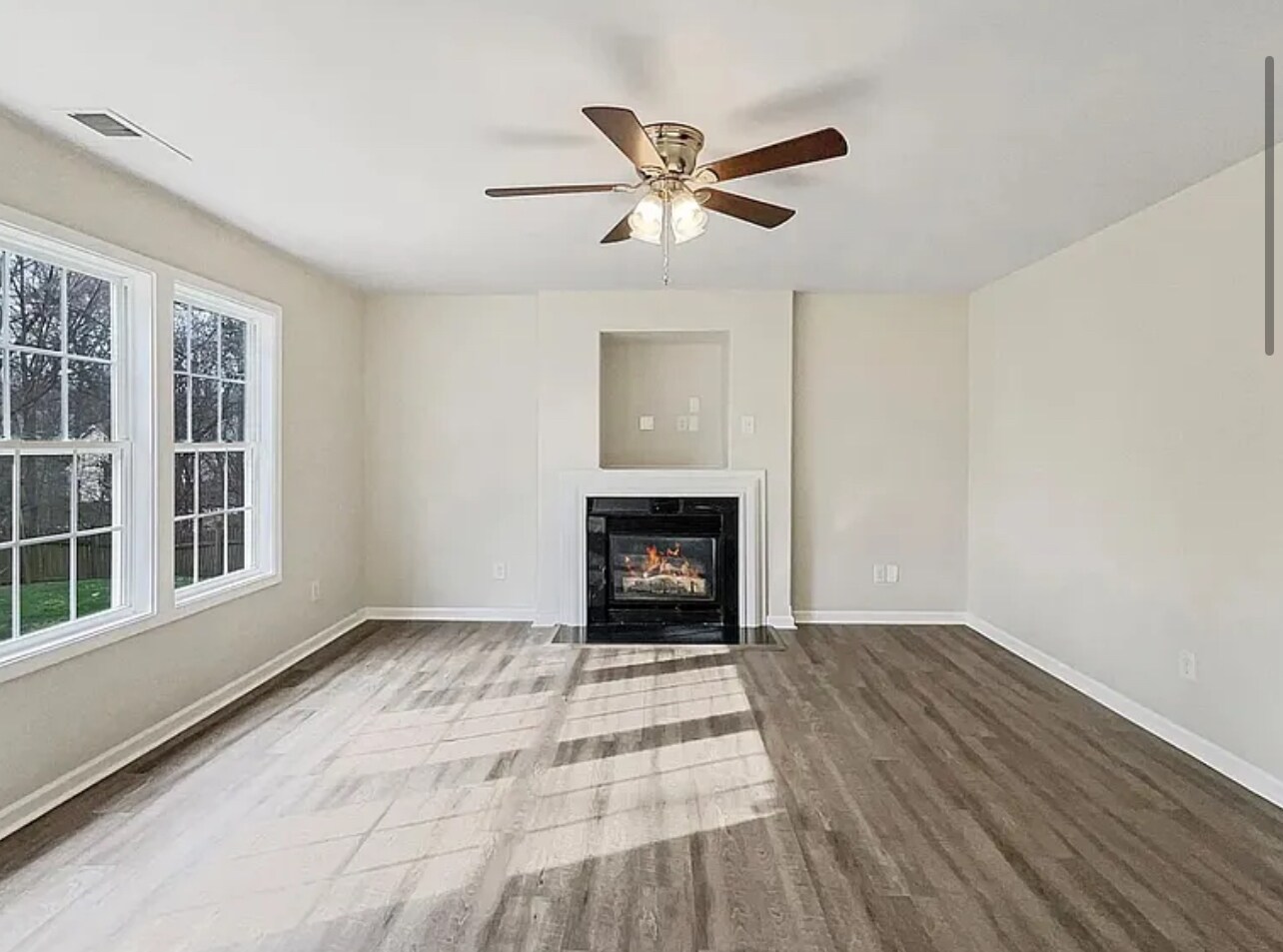 Building Photo - 10609 Spring Rain Ct