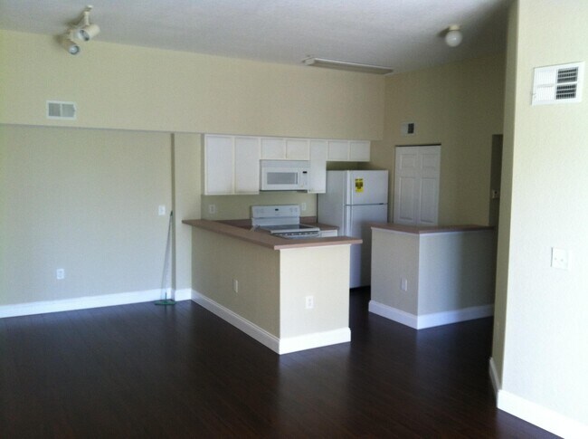 Primary Photo - 171 SW Palm Dr