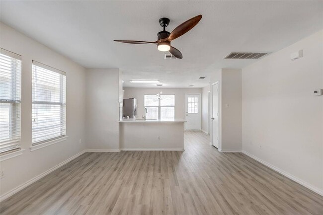 Building Photo - 3207 Barksdale Dr