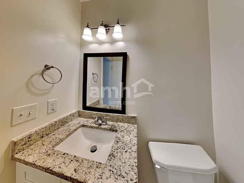 Building Photo - 303 Millpond Pkwy