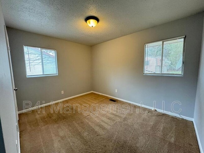 Building Photo - 8035 Devonshire Dr
