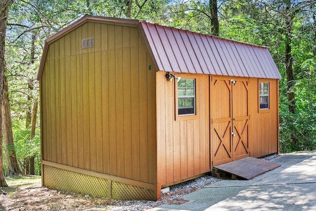 Building Photo - 3390 Tyree Springs Rd