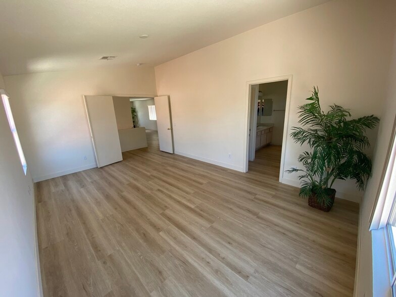 Building Photo - 9371 Santa Fe Rose St